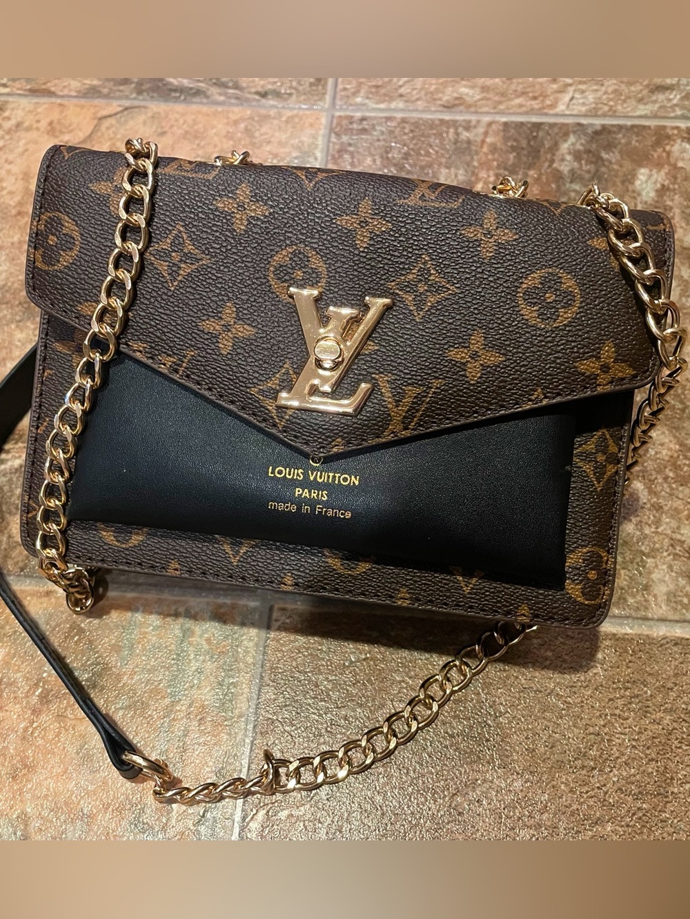 LVee monogram logo bag purse crossbody with gold chain really pretty 💕🔥🔥